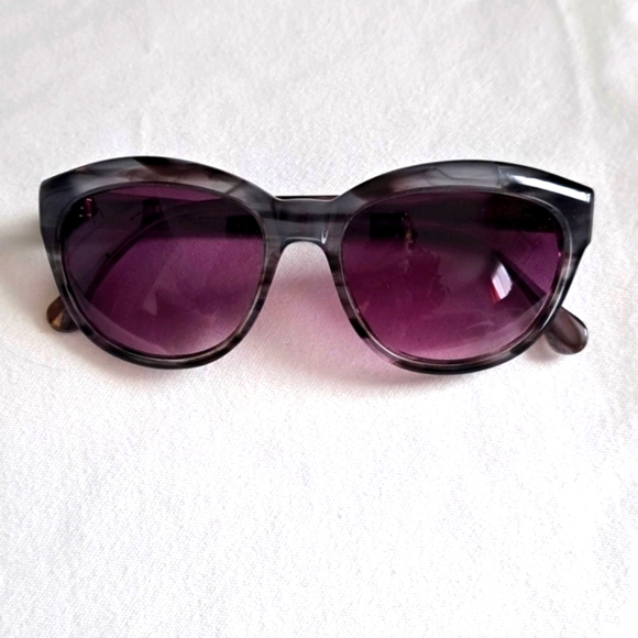 Elizabeth and James sunglasses - Picture 1 of 3